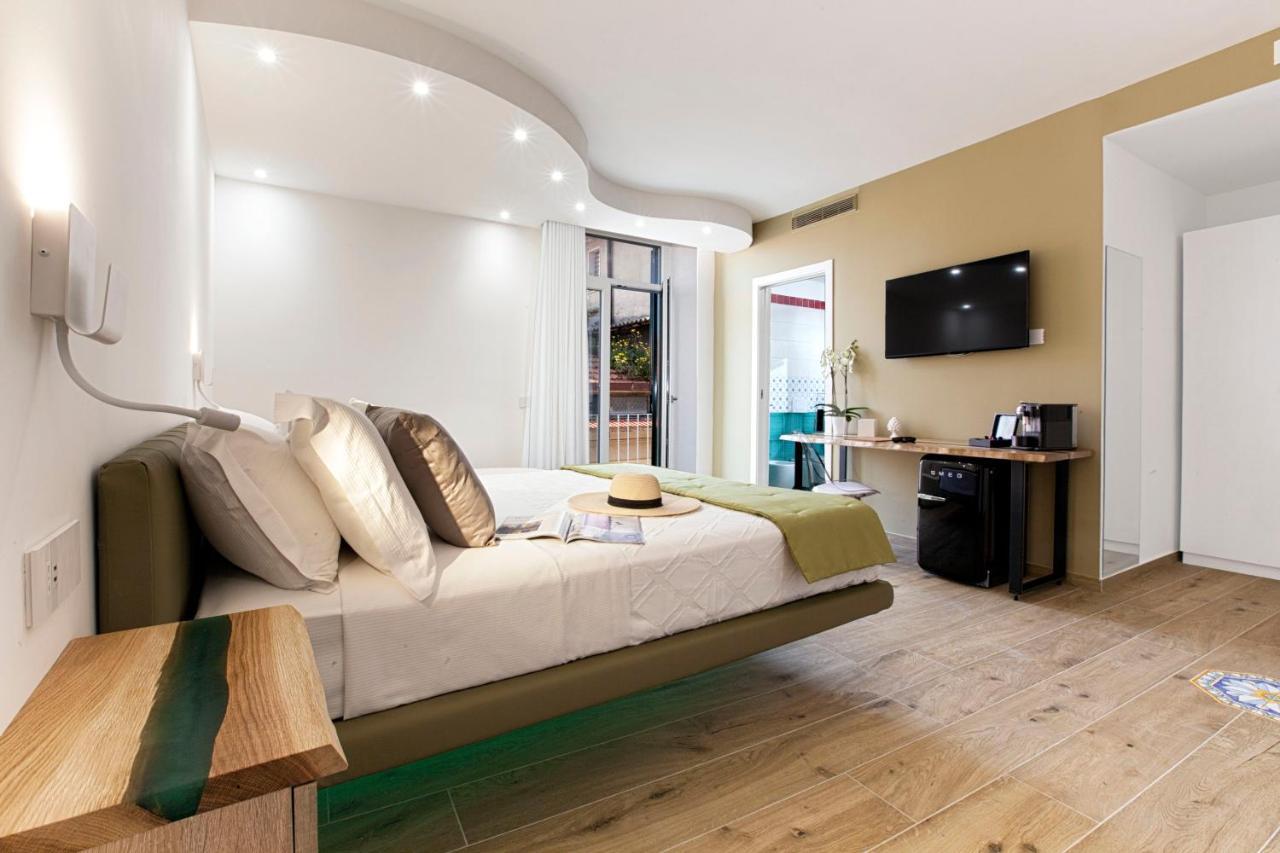 Yourhome - Lidia Rooms & Suites Сорренто Экстерьер фото