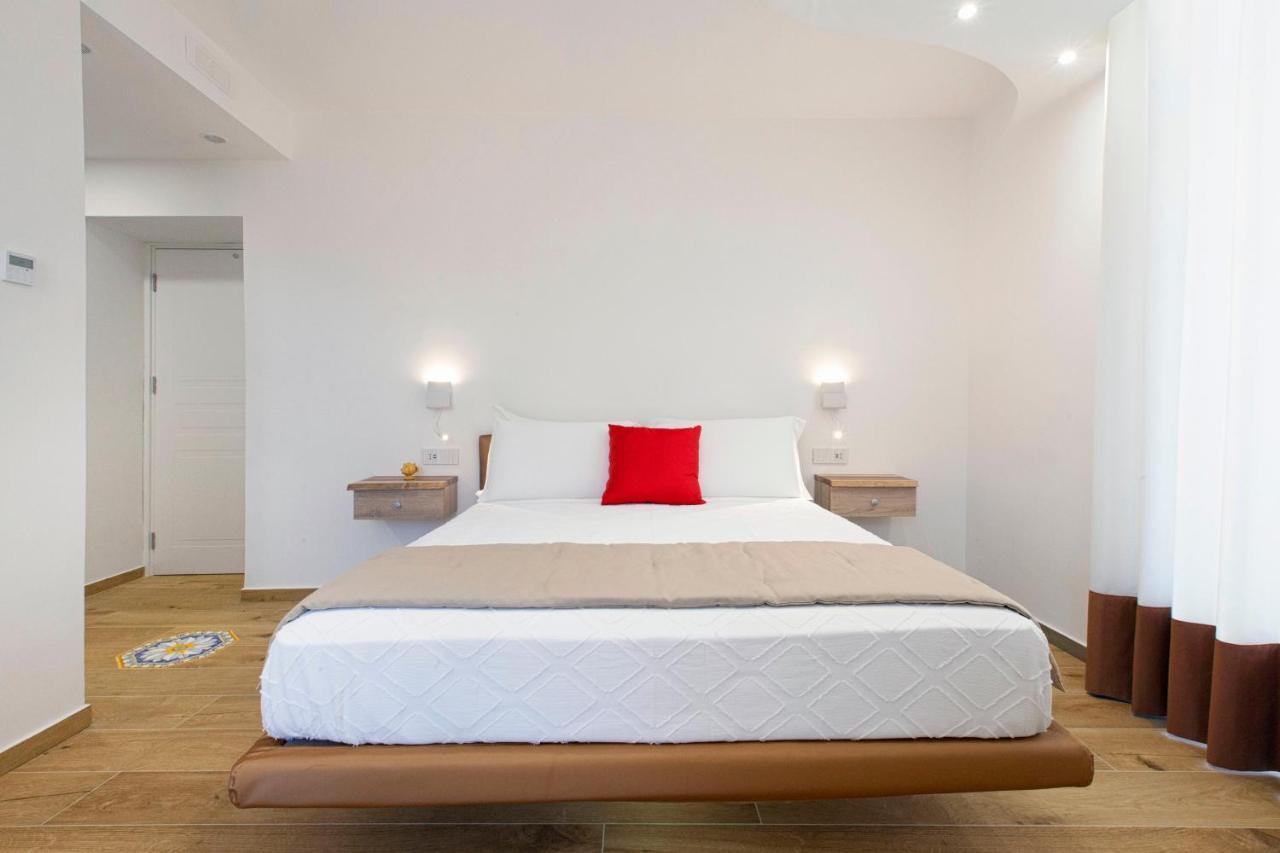 Yourhome - Lidia Rooms & Suites Сорренто Экстерьер фото